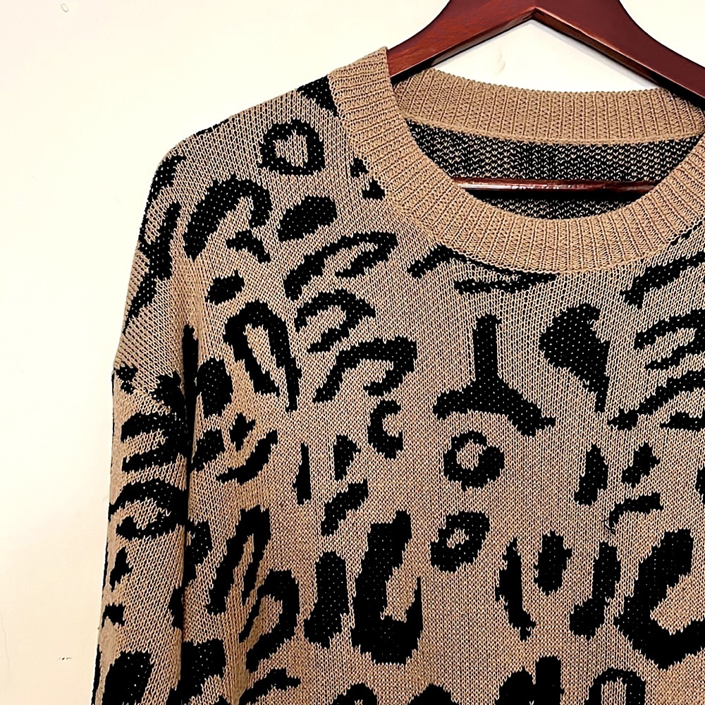 Leopard print lightweight sweater